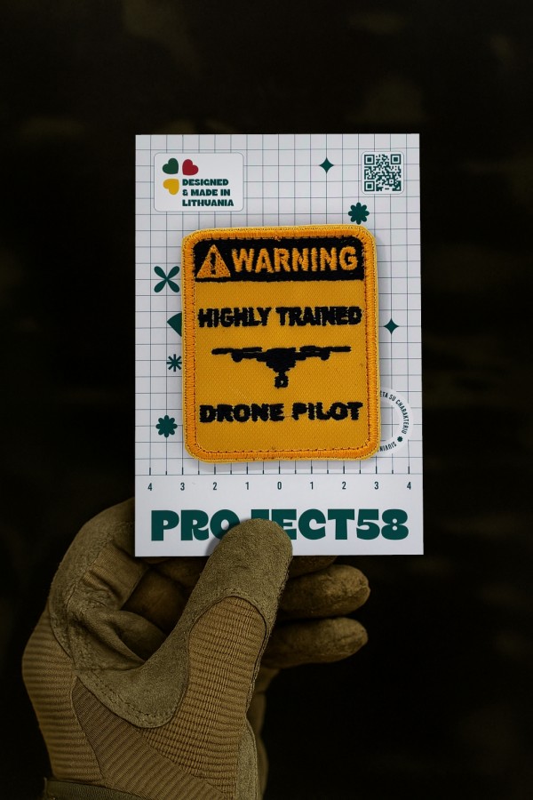 Antsiuvas "Trained Drone Pilot"